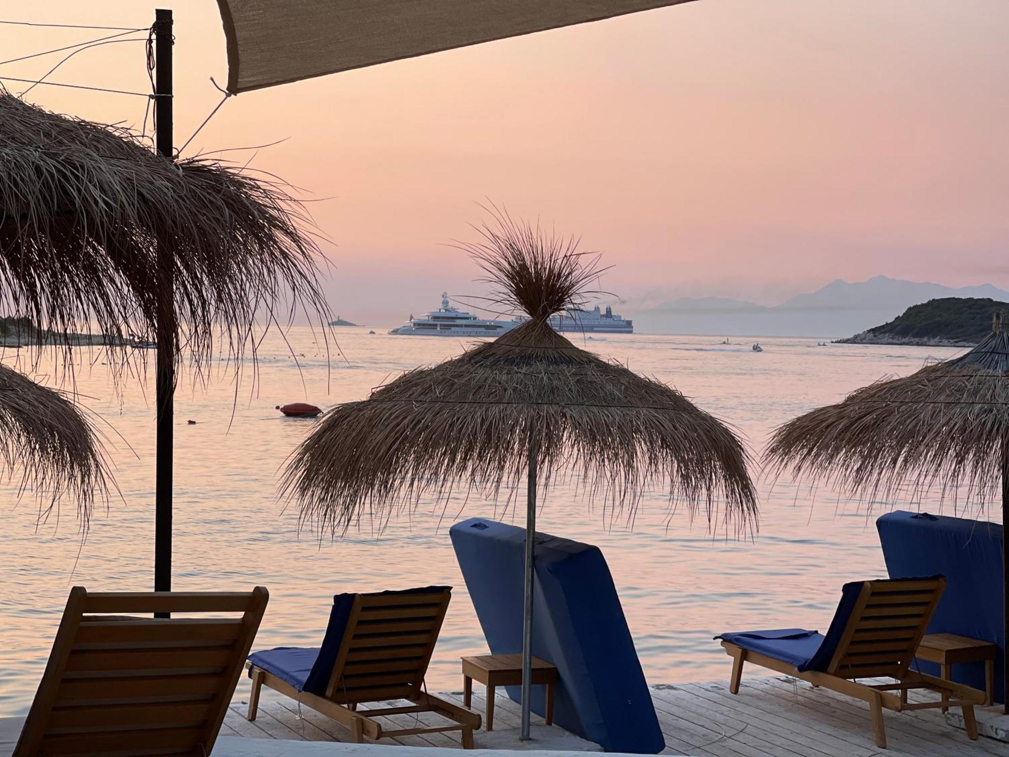 Manta Hotel Ksamil Exterior photo