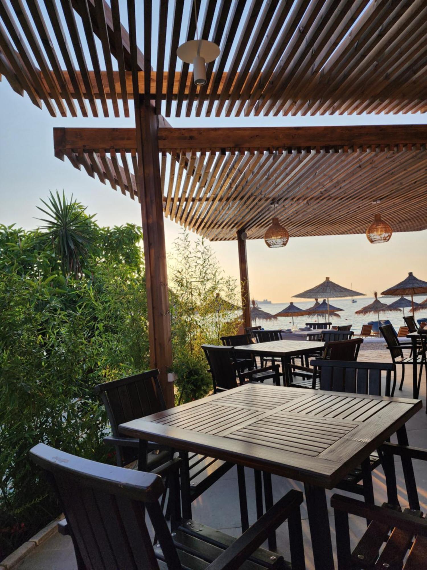 Manta Hotel Ksamil Exterior photo