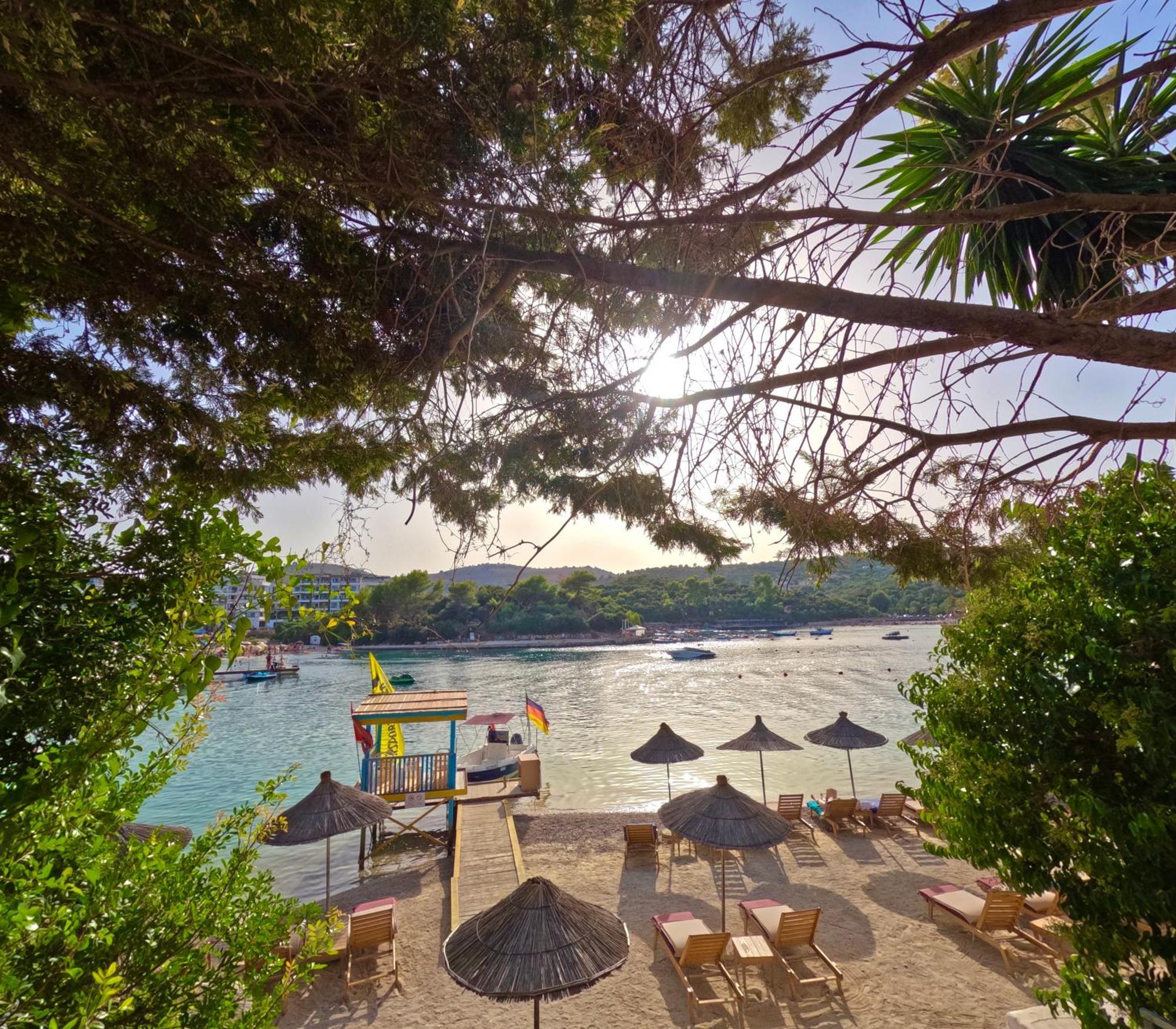 Manta Hotel Ksamil Exterior photo
